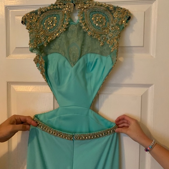 Prom pageant or homecoming - Picture 2 of 4